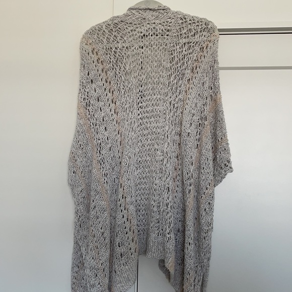Abercrombie & Fitch slightly sheer oversized cardigan - Picture 2 of 4